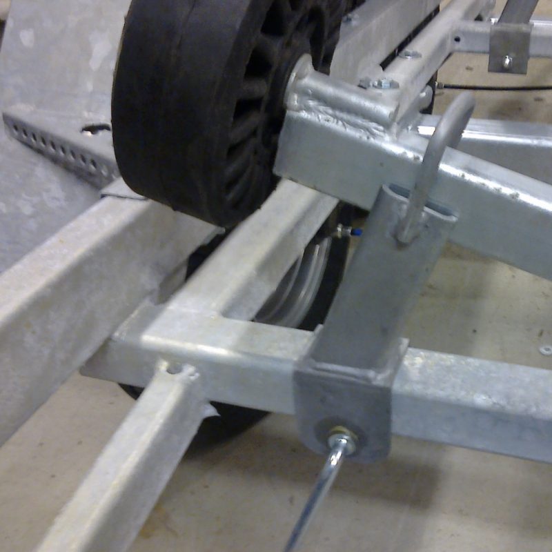 Sivutuen säätöosa VT750-1000, vasen